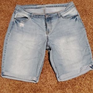 Bermuda jean shorts